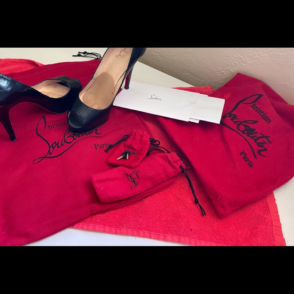 Christian Louboutin Black Pumps